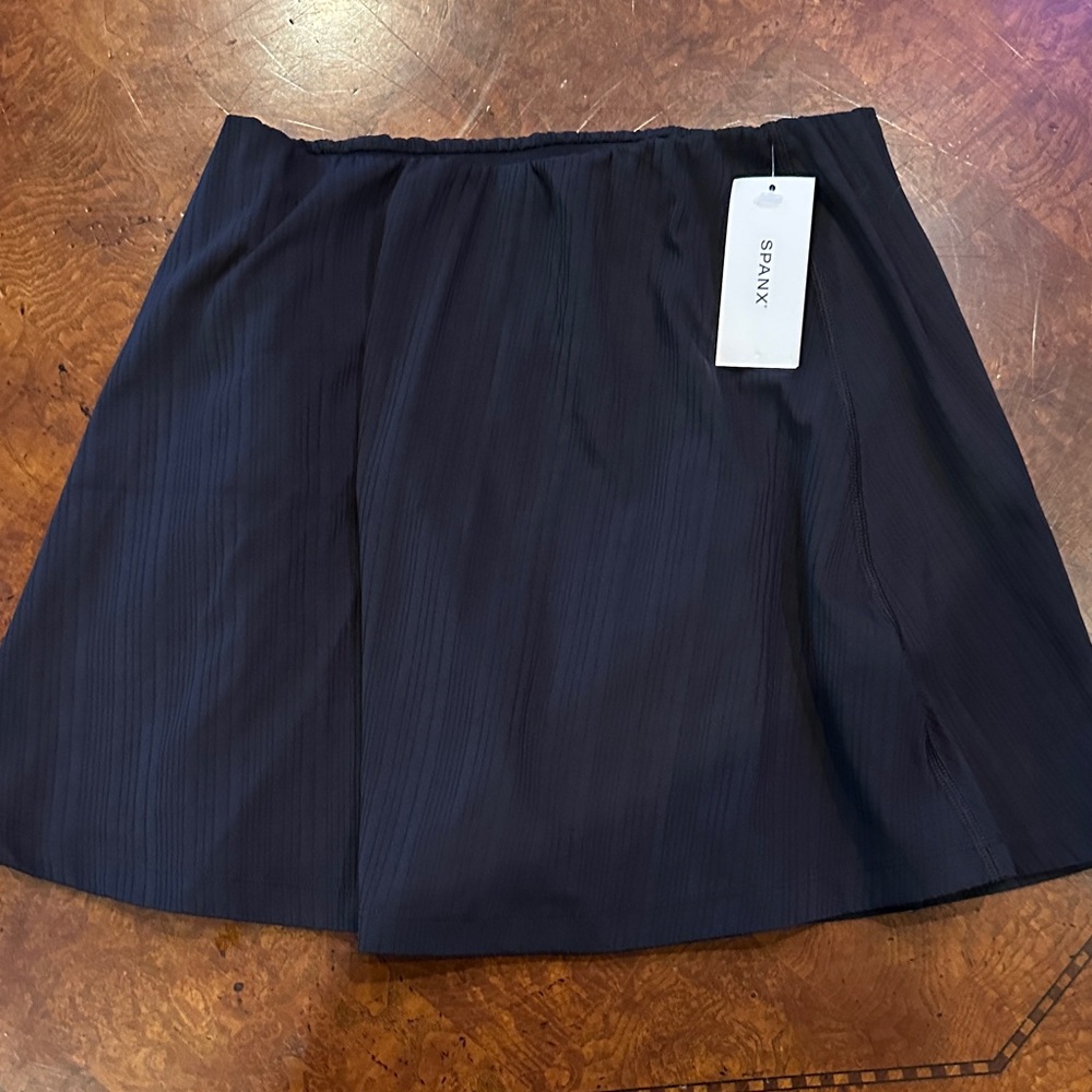 NWT SPANX booty boost skort
